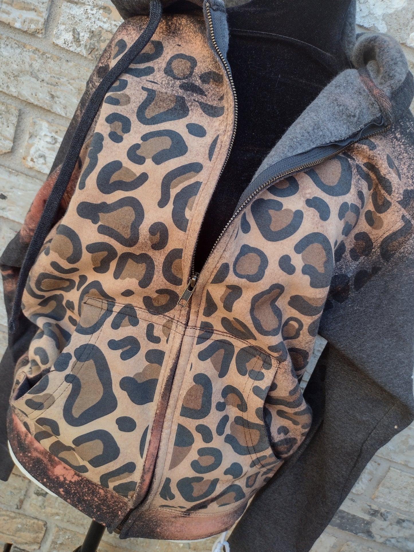 Leopard zip up