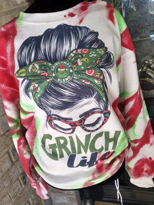 1 green Christmas sweatshirt